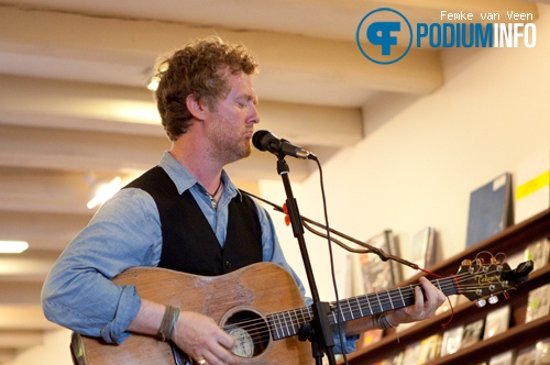 Glen Hansard op Glen Hansard - 23/7 - Concerto Recordstore foto