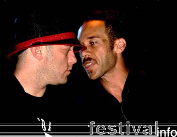 She Wants Revenge op She Wants Revenge - 27 juli - Melkweg foto