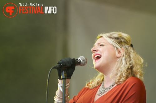 Laura Vane & The Vipertones op Solar Weekend 2012 foto