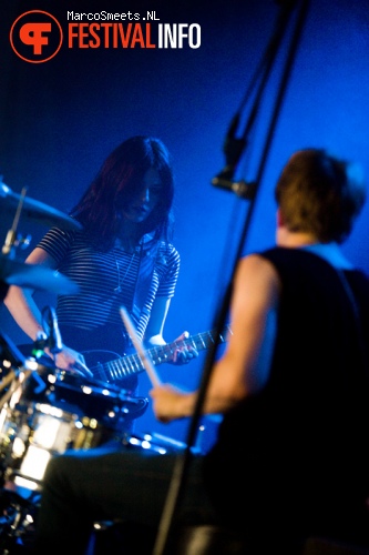 Blood Red Shoes op Huntenpop 2012 foto