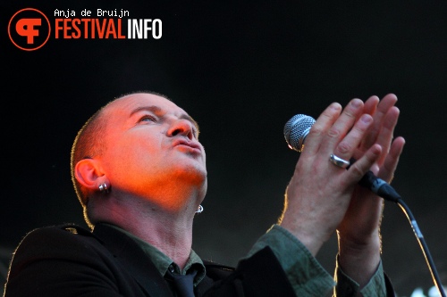 Gavin Friday op Waterpop 2012 foto