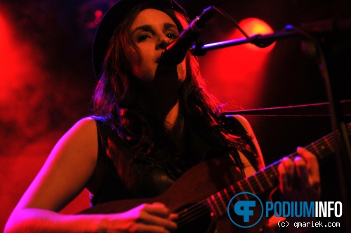 Lelia Broussard op Greg Holden - 15/09 - Metropool foto