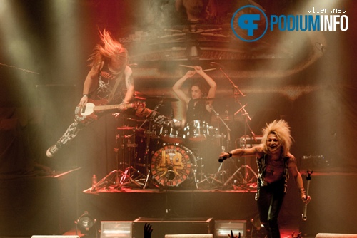 Kissin' Dynamite op DragonForce - 9/10 - 013 foto