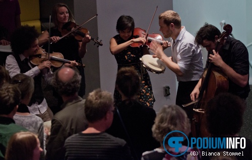 Foto Janne Schra op Janne Schra - 19/10 - Muziekgebouw Eindhoven
