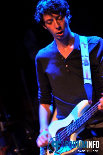 Glasses & Mustaches op Only Seven Left - 20/10 - Metropool foto