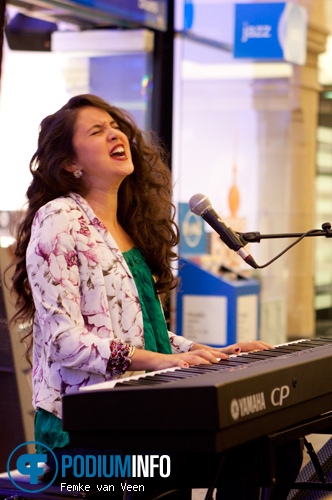 Karsu op Karsu Dönmez - 13/11 - FAME Plaza foto