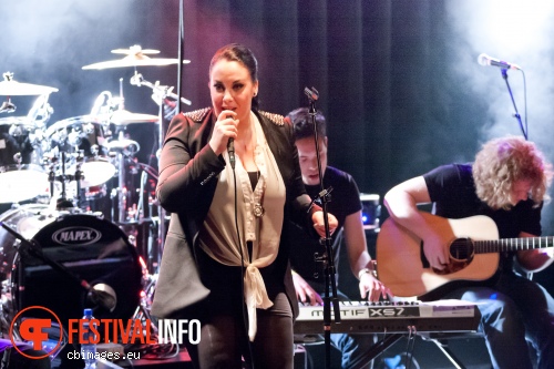 Foto Lisa Lois op Allen Stone - 26/11 - Melkweg