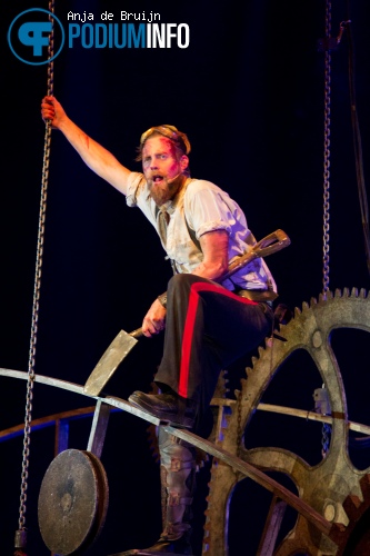 Ricky Wilson op The War of the Worlds - 19/12 - Ahoy foto