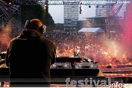 Foto DJ Remy op The City is Ours 2006