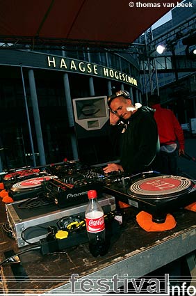 Foto DJ Remy op The City is Ours 2006