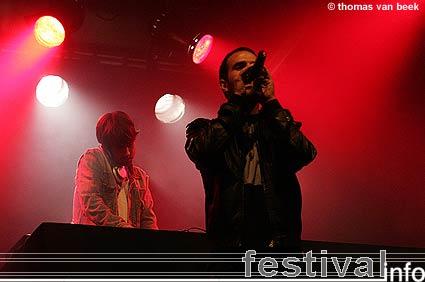 Audio Bullys op The City is Ours 2006 foto