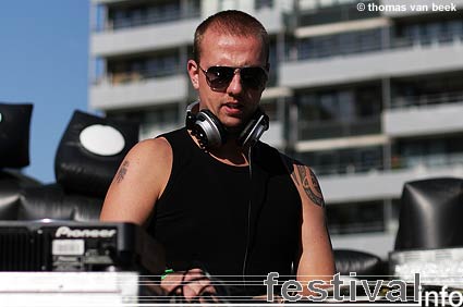 Hitmeister D op The City is Ours 2006 foto