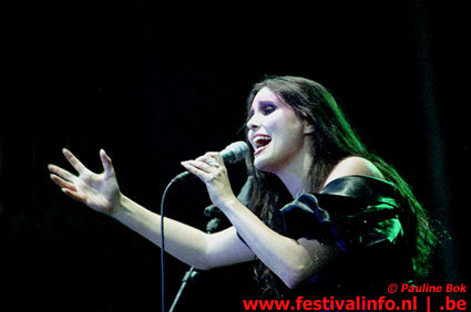 Within Temptation op Wâldrock 2002 foto