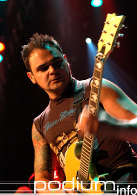 Atreyu op Atreyu + 36 Crazyfists - 12/9/06 - Effenaar foto