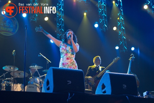 Caro Emerald op Paaspop 2013 - dag 2 foto