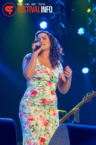 Caro Emerald op Paaspop 2013 - dag 2 foto