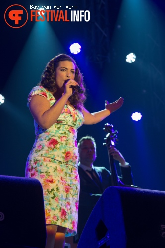 Caro Emerald op Paaspop 2013 - dag 2 foto