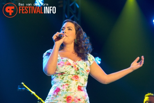 Caro Emerald op Paaspop 2013 - dag 2 foto