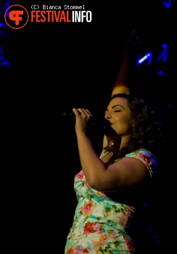 Caro Emerald op Paaspop 2013 - dag 2 foto