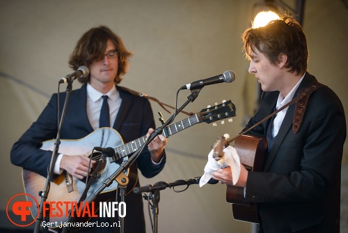 The Milk Carton Kids op Motel Mozaique 2013 - dag 2 foto