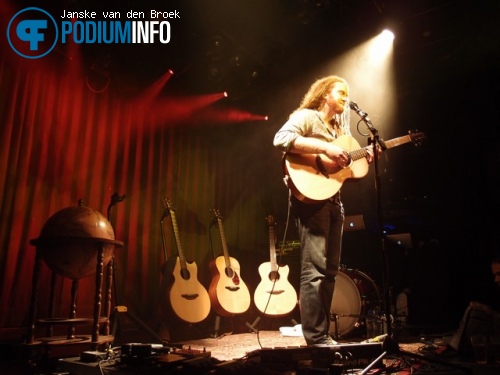 Newton Faulkner op Newton Faulkner - 2/5 - Melkweg foto