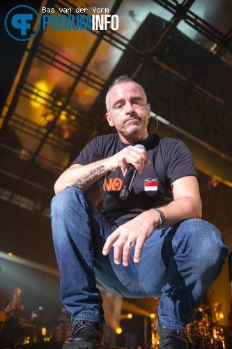 Eros Ramazzotti op Eros Ramazzotti - 20/4 - Ziggo Dome foto