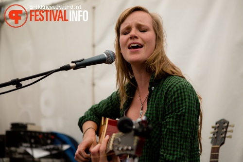 Mattanja Joy Bradley op Bevrijdingsfestival Overijssel 2013 foto