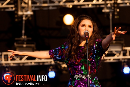 Karsu op Bevrijdingsfestival Overijssel 2013 foto