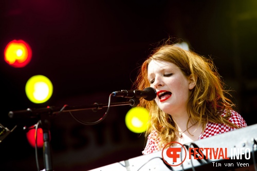 Roos Rebergen op Bevrijdingsfestival Utrecht 2013 foto