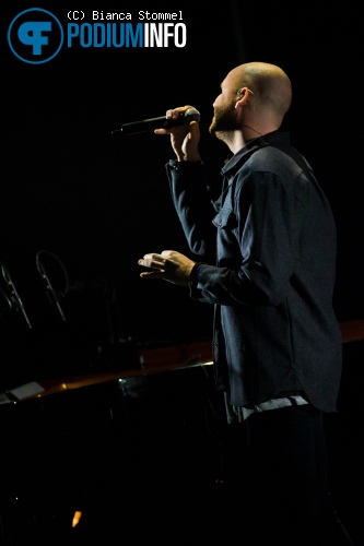 Foto Ólafur Arnalds op Ólafur Arnalds - 8/5 - Muziekgebouw Frits Philips Eindhoven