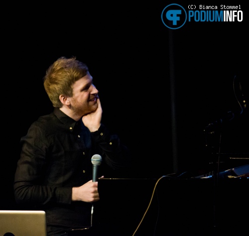 Foto Ólafur Arnalds op Ólafur Arnalds - 8/5 - Muziekgebouw Frits Philips Eindhoven