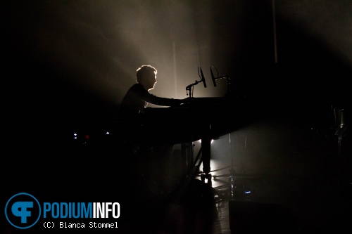 Foto Ólafur Arnalds op Ólafur Arnalds - 8/5 - Muziekgebouw Frits Philips Eindhoven