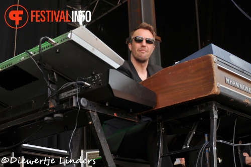 Trijntje Oosterhuis op Bevrijdingsfestival Wageningen 2013 foto