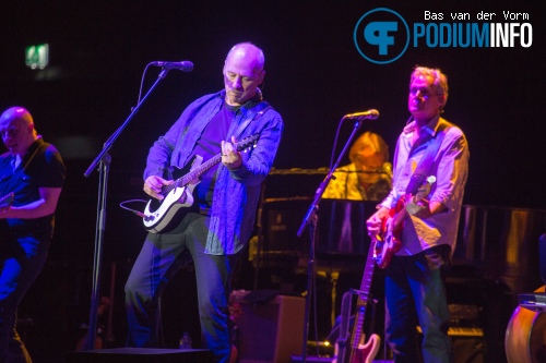 Mark Knopfler op Mark Knopfler - 14/5 - Ziggo Dome foto
