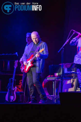 Mark Knopfler op Mark Knopfler - 14/5 - Ziggo Dome foto