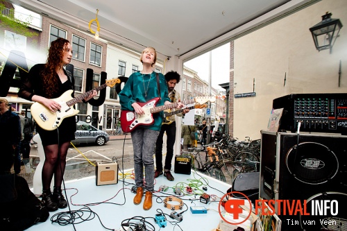 Foto Amber Arcades op Le Guess Who? Mayday 2013