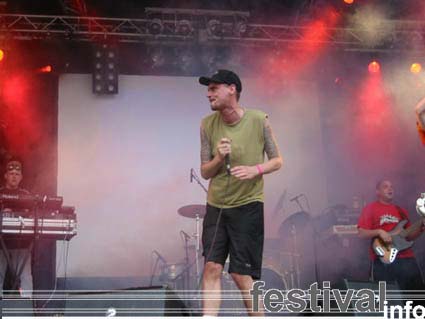 Def P. & The Beatbusters op Virus festival 2002 (foto's) foto