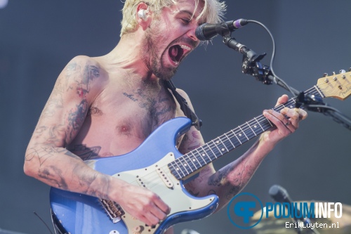 Biffy Clyro op Muse - 4/6 - Amsterdam Arena foto