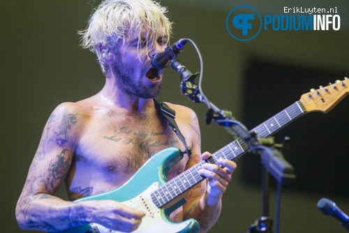 Biffy Clyro op Muse - 4/6 - Amsterdam Arena foto