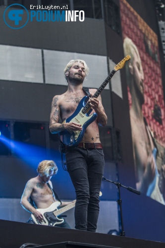 Biffy Clyro op Muse - 4/6 - Amsterdam Arena foto