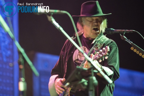 Neil Young & Crazy Horse op Neil Young - 5/6 - Ziggo Dome foto