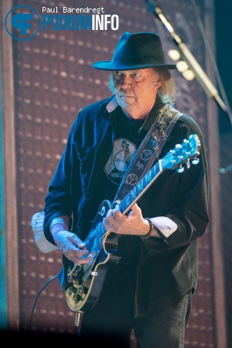 Neil Young & Crazy Horse op Neil Young - 5/6 - Ziggo Dome foto