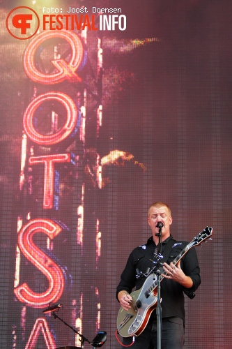 Queens Of The Stone Age op Pinkpop 2013 - Vrijdag foto