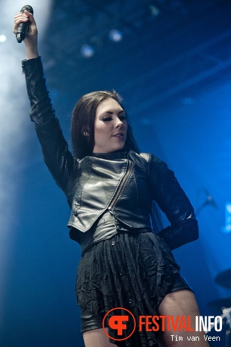 Amaranthe op Graspop Metal Meeting 2013 foto