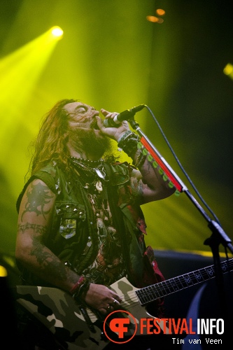 Soulfly op Graspop Metal Meeting 2013 foto