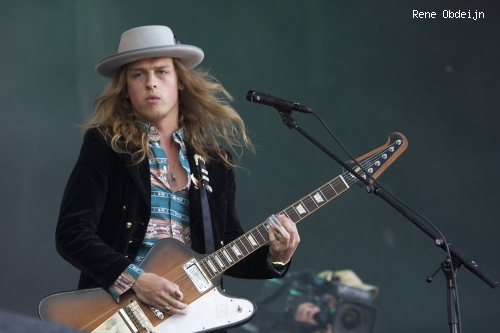 Barry Hay Flying V Formation op Parkpop 2013 foto