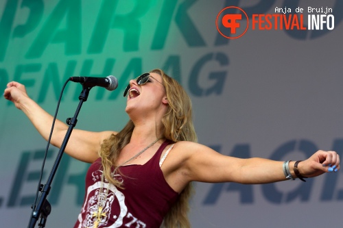 Jo Harman op Parkpop 2013 foto