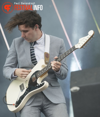 Two Door Cinema Club op Rock Werchter 2013 - dag 2 foto