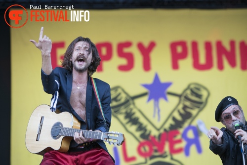 Gogol Bordello op Rock Werchter 2013 - dag 4 foto