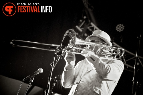 Fat Freddy's Drop op PITCH 2013 - dag 1 foto
